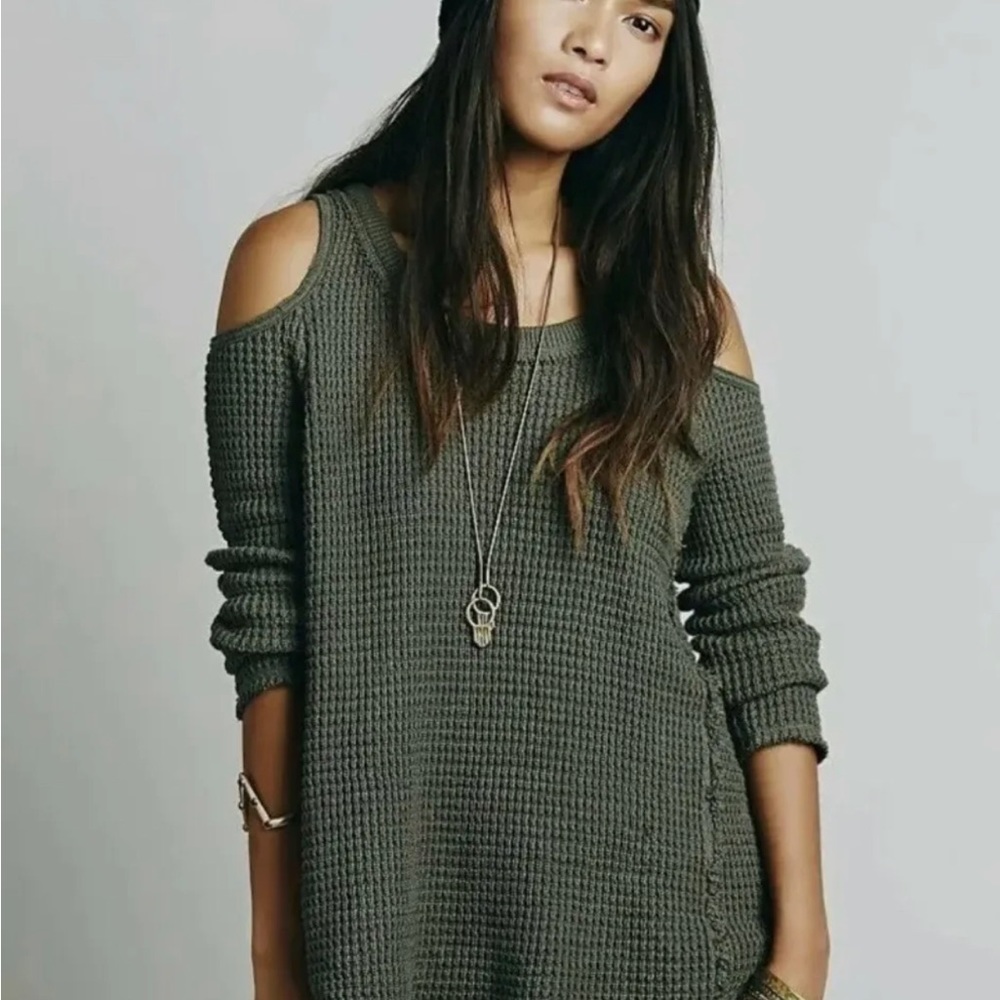 Free People Women’s Thermal Knit Sunrise Cold Shoulder Sweater Olive S NWT!